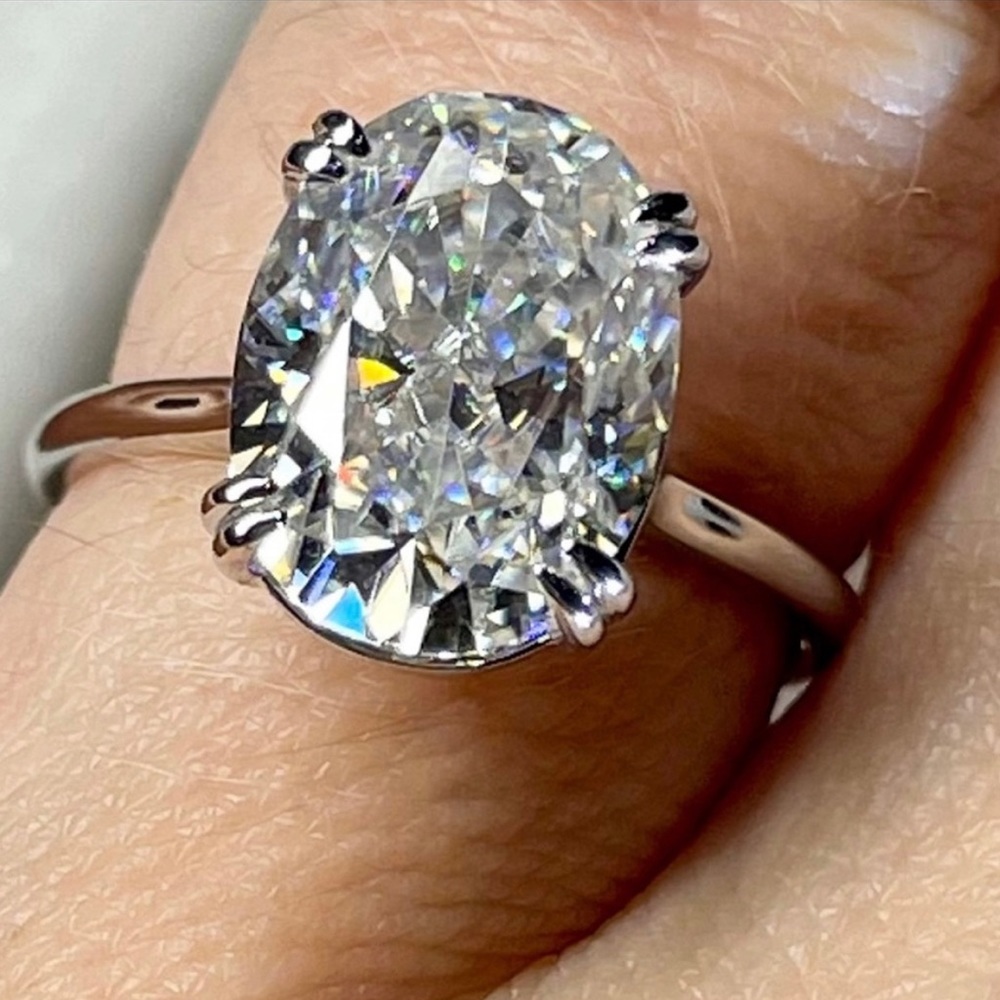 2.5ct Oval Crushed Ice Moissanite Ring - Picture 3 of 13
